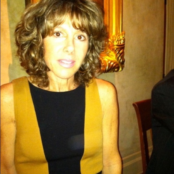 Meet your Posher, Giselle - Picture 2 of 3